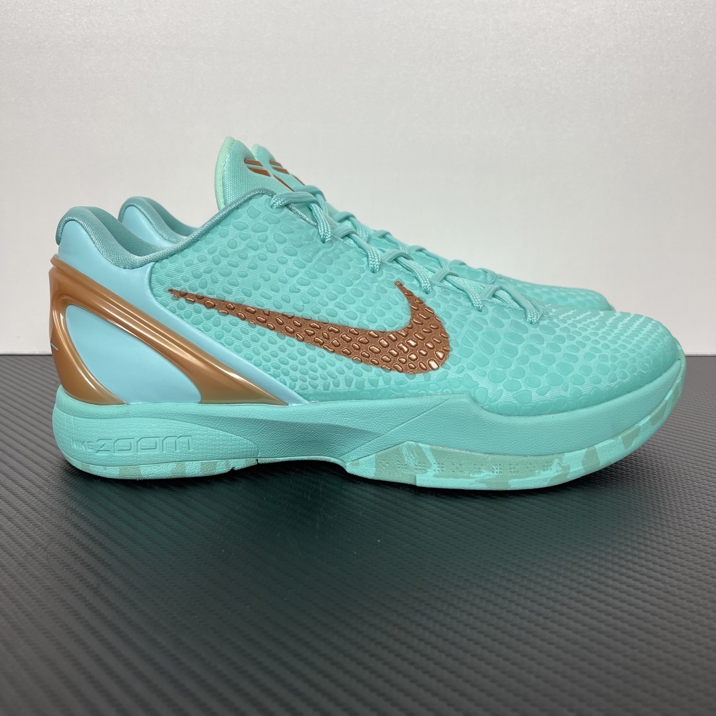 GX Batch Kobe 6 Protro Jalen Brunson Statue of Liberty IQ5774-300